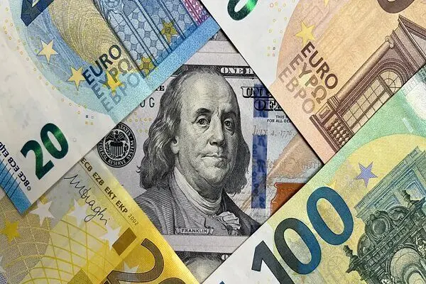دلار تجاری از ۱۶۶ هزار تومان عبور کرد؛ فاصله با بازار آزاد همچنان بالاست