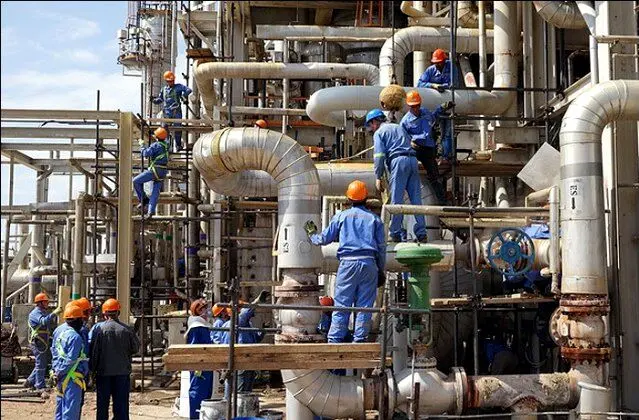 مگر سقف حقوق دولتی ۷۰ میلیون تومان نبود؟/پرداخت از جیب بخش خصوصی یا بیت‌المال؟