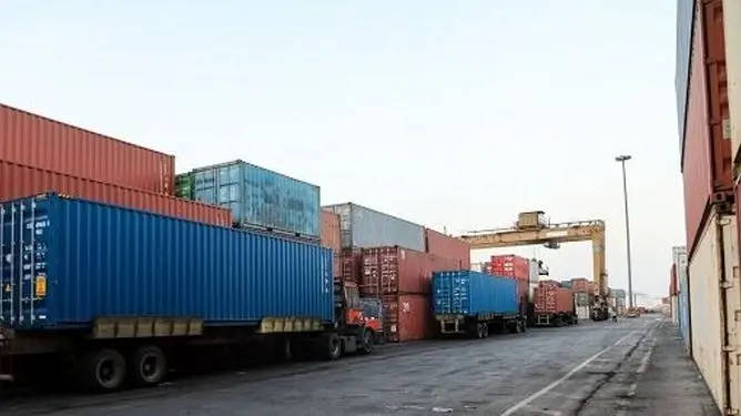 ترخیص بیش از ۸۷ هزار کامیون و ۲۲۶۱ واگن کالای اساسی در یک ماهه دوران اضطرار