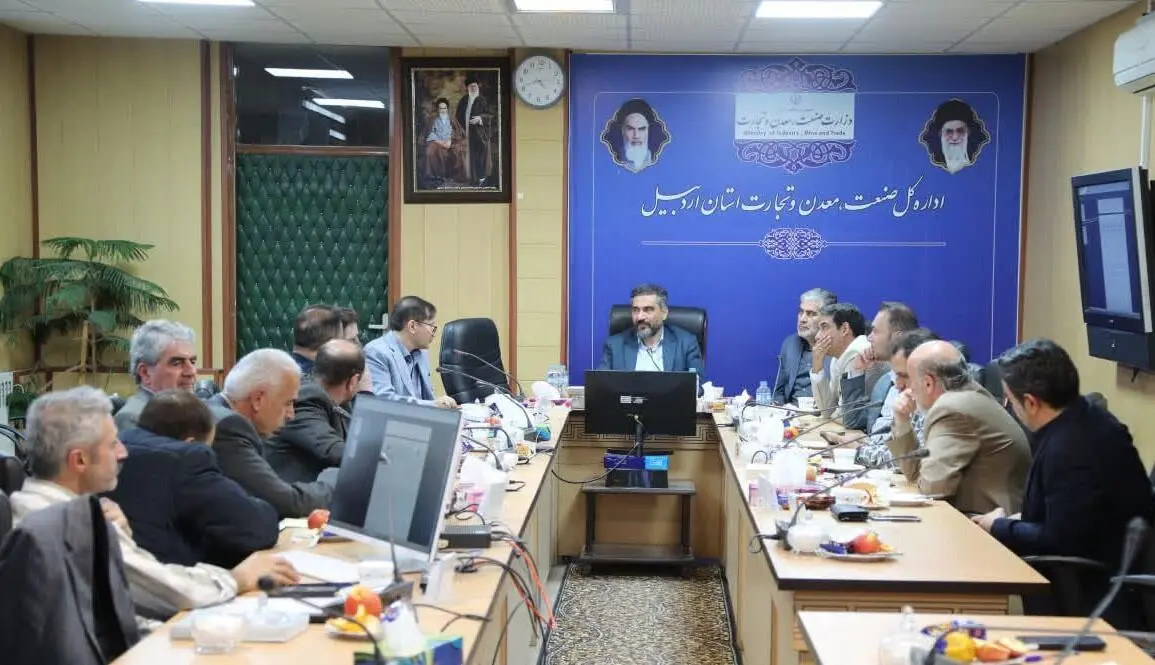 مشکلات اصناف اردبیل روی میز مشاور وزیر صمت/وعده پیگیری برای رفع موانع تولید و تجارت