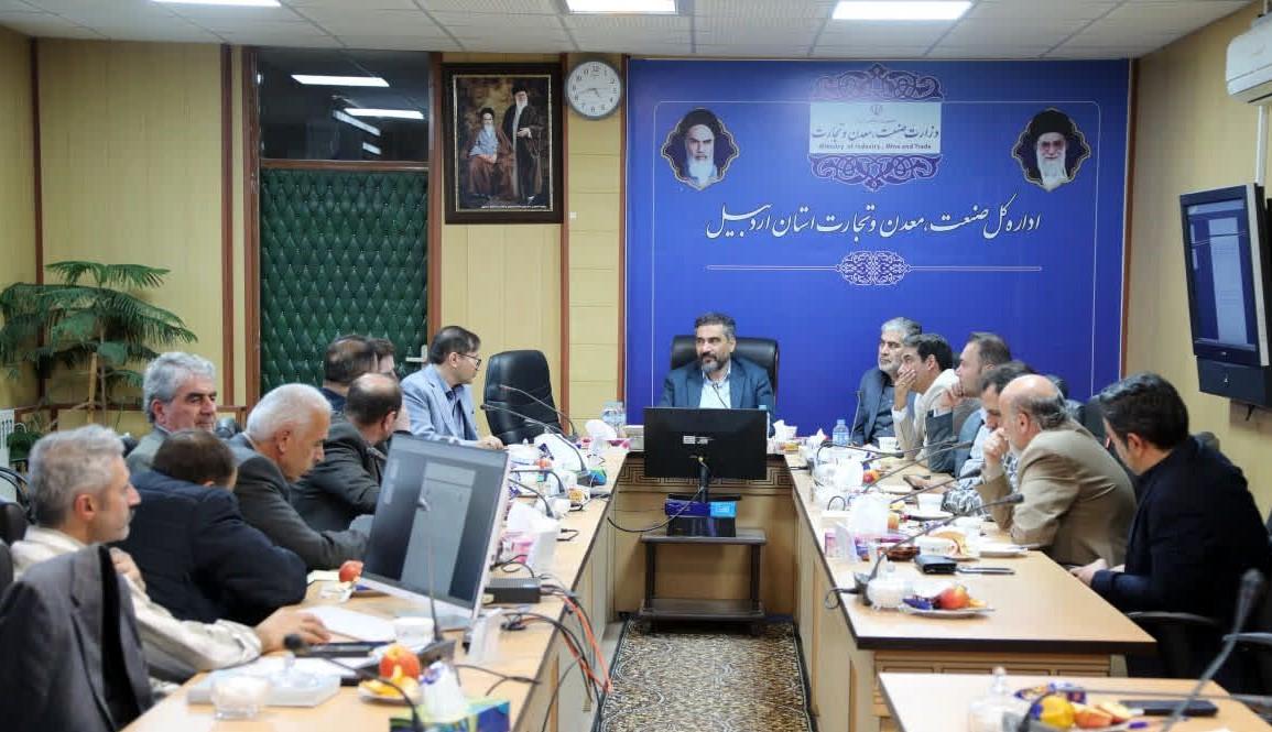 مشکلات اصناف اردبیل روی میز مشاور وزیر صمت/وعده پیگیری برای رفع موانع تولید و تجارت