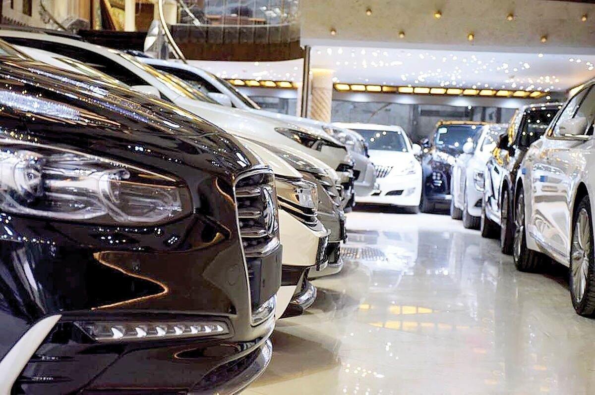 خریداران خودرو یک سال در انتظار؛ تخلف نمایندگیها یا کوتاهی شرکتها؟