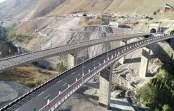 نیمی از رانندگان عوارض آزادراهی را نمی‌پردازند/برنامه بازگشت ۴,۵۰۰ میلیارد در بودجه ۱۴۰۵