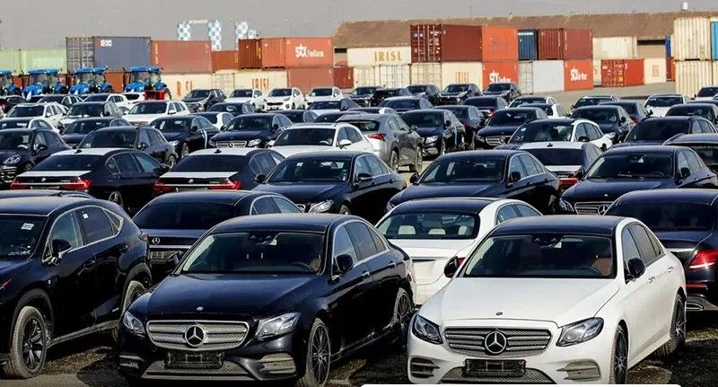 ترخیص هزاران خودرو با تعرفه غیرقانونی؛ قصور کدام نهاد؟