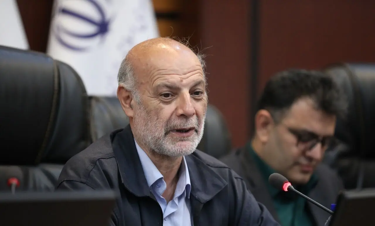 دخالت در بازار پول، معیشت کارگران را در جنگ اقتصادی به خطر می‌اندازد