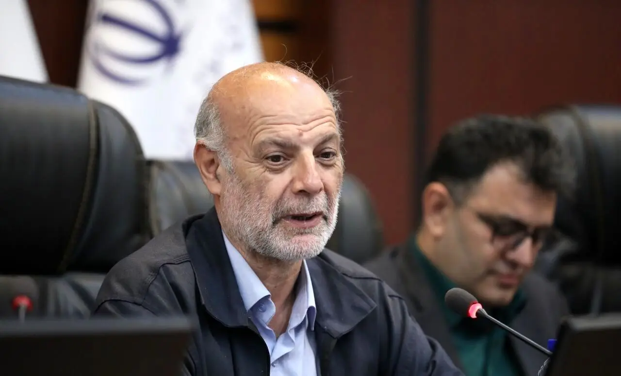 دخالت در بازار پول، معیشت کارگران را در جنگ اقتصادی به خطر می‌اندازد