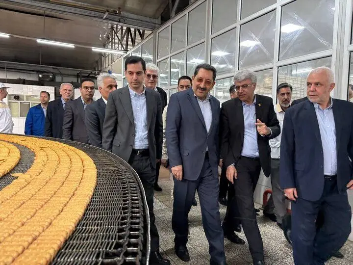 حمایت از کارگران و تولیدکنندگان اولویت دولت است