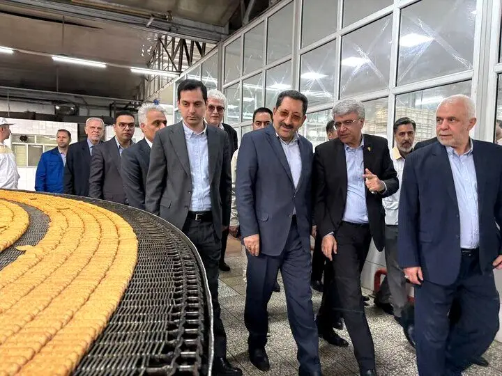 حمایت از کارگران و تولیدکنندگان اولویت دولت است