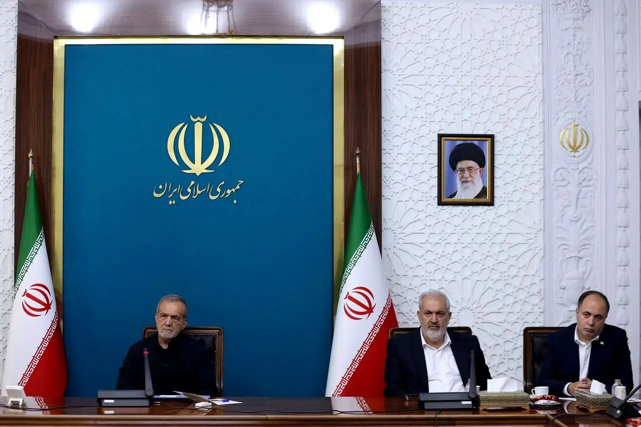 پزشکیان: بحران آب را با راهکارهای علمی و منطقه‌ای باید حل کرد