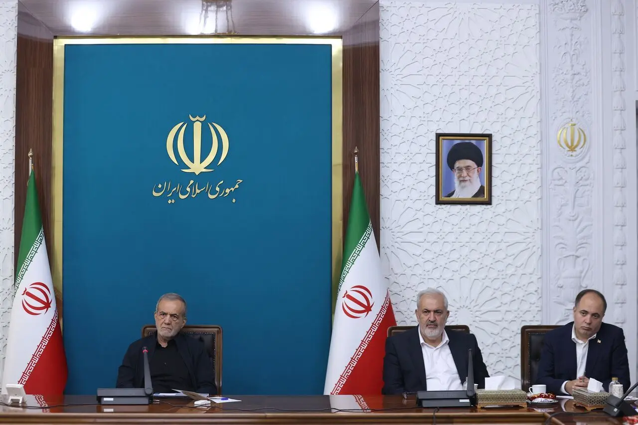 پزشکیان: بحران آب را با راهکارهای علمی و منطقه‌ای باید حل کرد