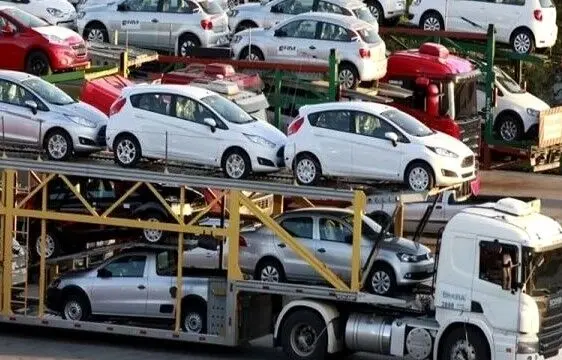 ابهامات ارزی در آیین‌نامه واردات خودروهای کارکرده/ابلاغ لحظه آخری آیین‌نامه پس از 13 ماه تاخیر!