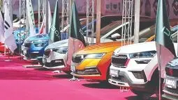 دولت به دستور رئیس جمهور واردات خودروهای لوکس را متوقف کرد؛ تمرکز بر خودروهای اقتصادی