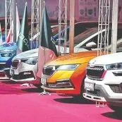 دولت به دستور رئیس جمهور واردات خودروهای لوکس را متوقف کرد؛ تمرکز بر خودروهای اقتصادی
