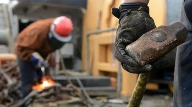 بهبود معیشت کارگران در سال ۱۴۰۵/افزایش ۶۰درصدی حداقل دستمزد و بسته‌های حمایتی پساجنگ