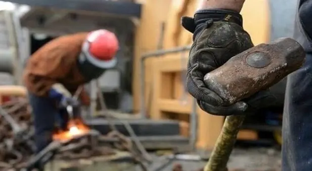 بهبود معیشت کارگران در سال ۱۴۰۵/افزایش ۶۰درصدی حداقل دستمزد و بسته‌های حمایتی پساجنگ