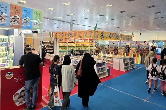 کتاب از سبد خانوار جا می‌ماند؟ هشدار درباره افت تیراژ و سرانه پایین کتاب کودک