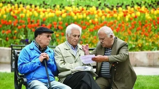 معوقات اردیبهشت بازنشستگان در مهر یا آبان پرداخت می‌شود