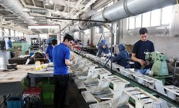 کاهش پلکانی معافیت مالیاتی کارفرمایان کارگاه‌های کوچک