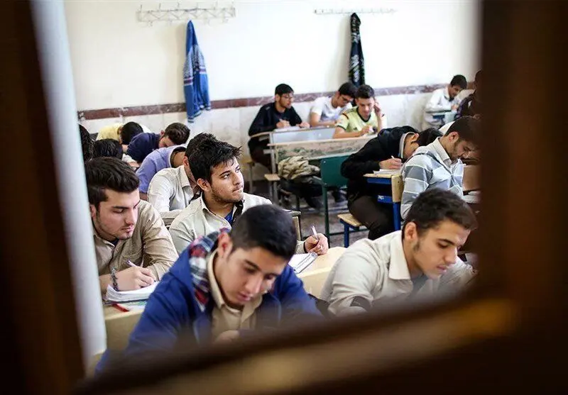بحران انگیزه در مدارس؛ مجلس خواستار اصلاحات بنیادی در نظام آموزشی و معیشت معلمان شد