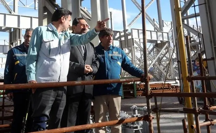 بازدید وزیر صمت از فولاد مبارکه پس از حمله آمریکایی-صهیونیستی/ دستور رسیدگی فوری به کارگران مصدوم