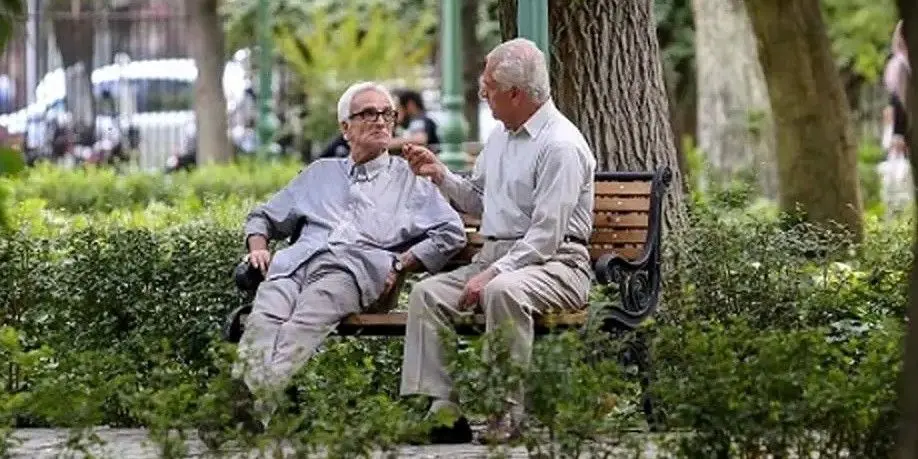 واریز کامل حقوق فروردین بازنشستگان تأمین اجتماعی/پرداخت‌ها فعلاً علی‌الحساب