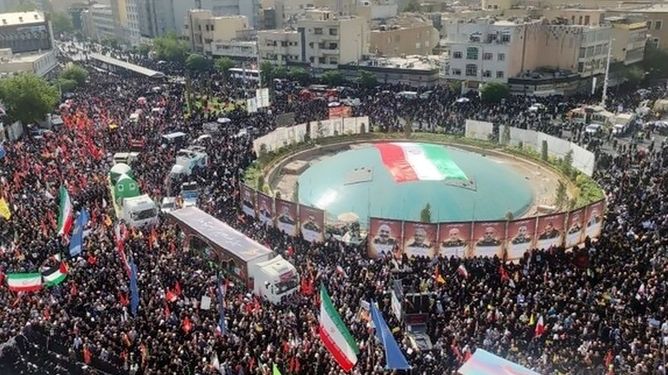 تشییع پیکر ۶۰ شهید اقتدار در تهران