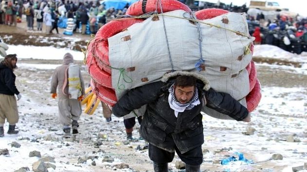 تلاش بهارستانی‌ها به بار نشست/قانون مصوب مجلس برای کولبران از حیاط دولت عبور کرد