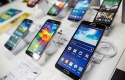 اختلاف نرخ ارز و شفافیت ناکافی؛ چالش واردات تلفن همراه در ایران