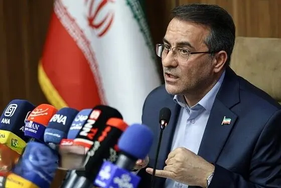 بازدید رئیس سازمان اداری و استخدامی از شعبه تأمین اجتماعی غرب تهران؛ تأکید بر تکریم ارباب‌رجوع