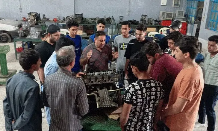 بحران جدید اشتغال در ایران؛ کمبود نیروی ماهر در کنار سیل فارغ‌التحصیلان