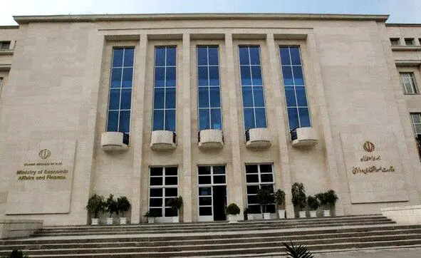 وزیر اقتصاد دولت پزشکیان کیست؟/اعلام 10 گزینه‌ نهایی