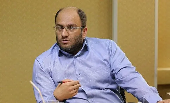 کاهش عرضه خودروهای وارداتی؛ مشکل از تحریم‌هاست یا مداخله دولت؟