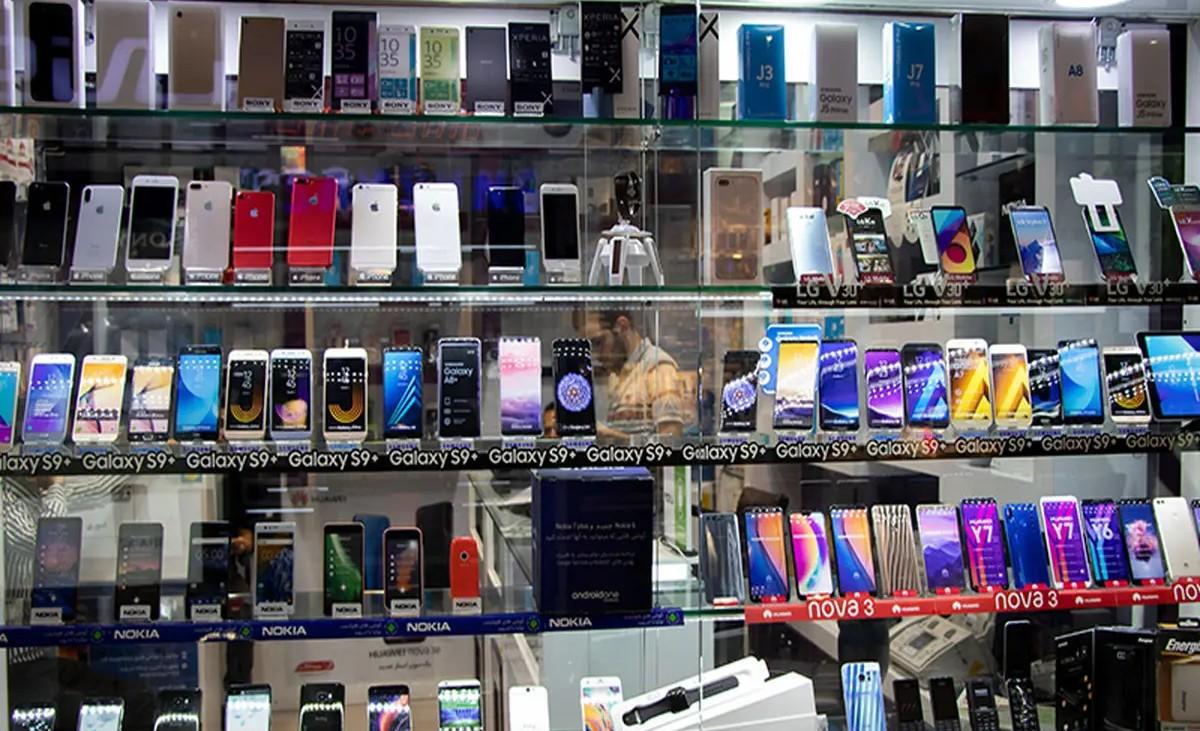 بازار موبایل در بن‌بست قیمتی/نه خبری از ارزانی، نه نشانی از رونق