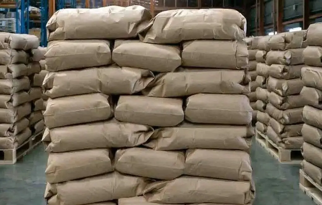 قطعی برق سیمانی‌ها به نفع دلالان 