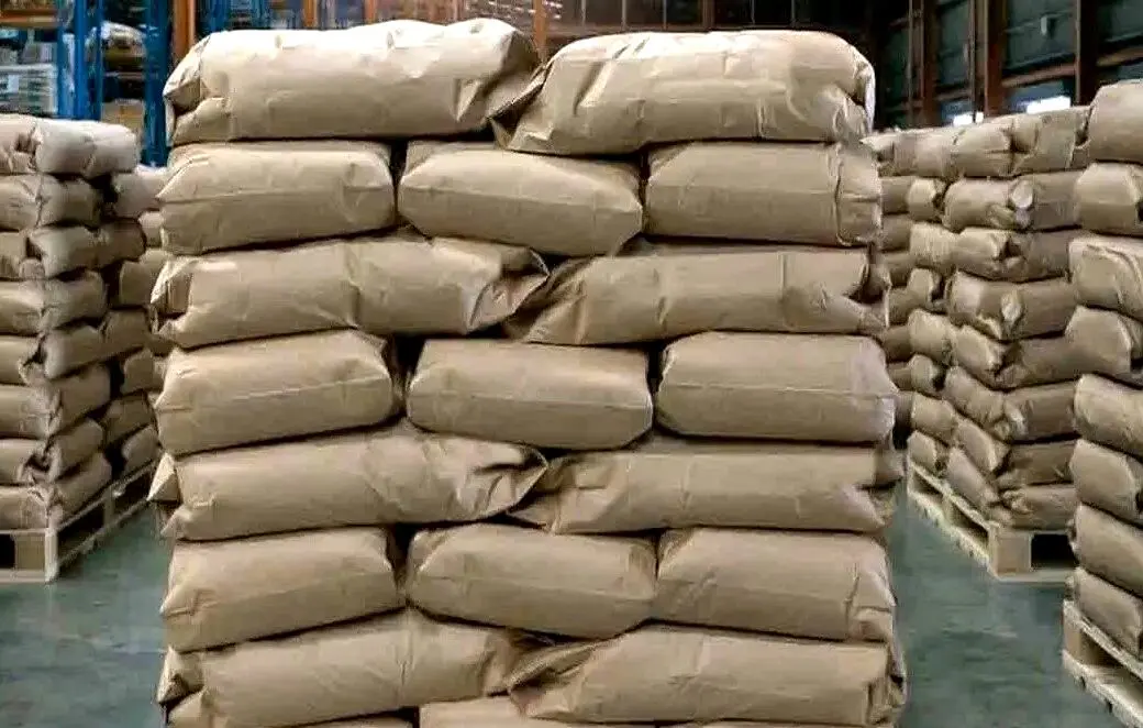قطعی برق سیمانی‌ها به نفع دلالان 