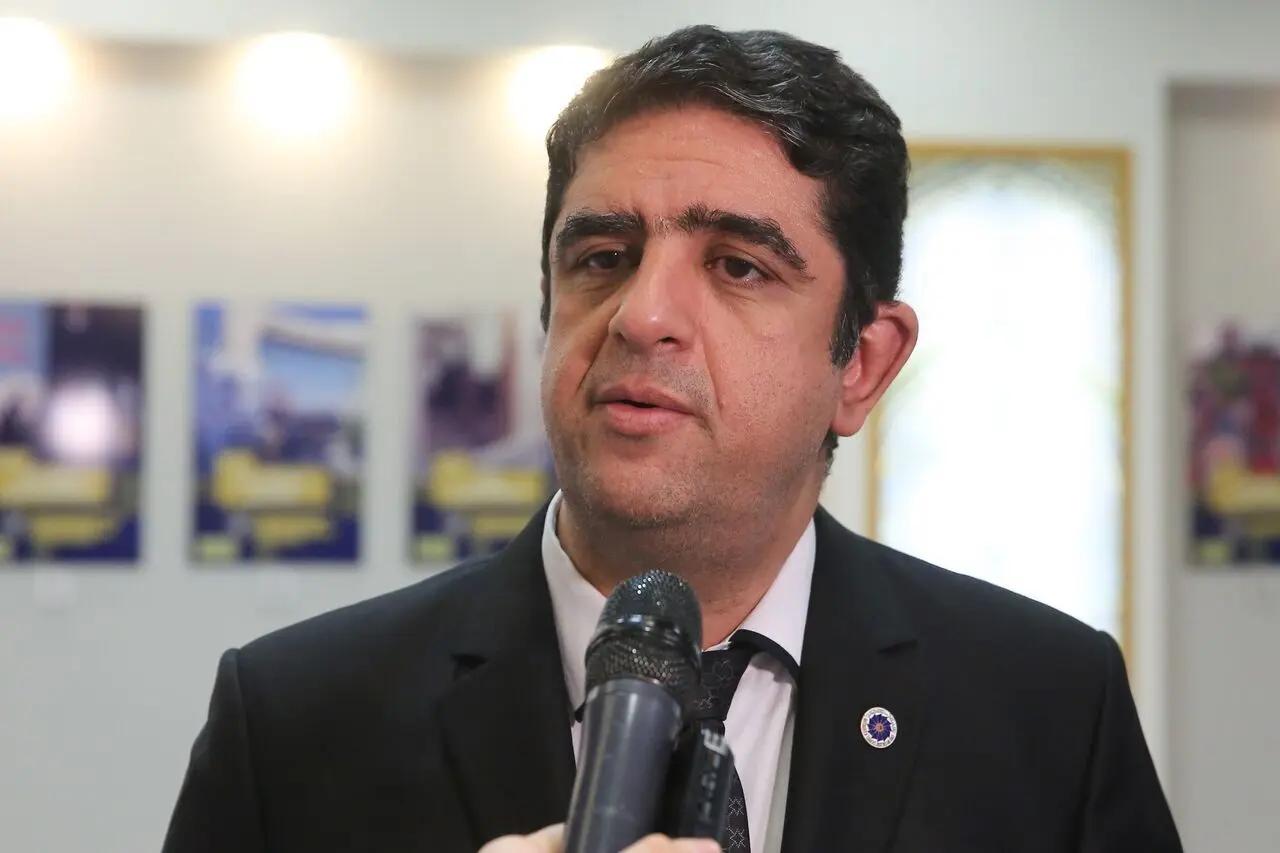 اتاق بازرگانی: بوروکراسی و امضاهای طلایی مانع بازسازی اقتصاد پساجنگ است