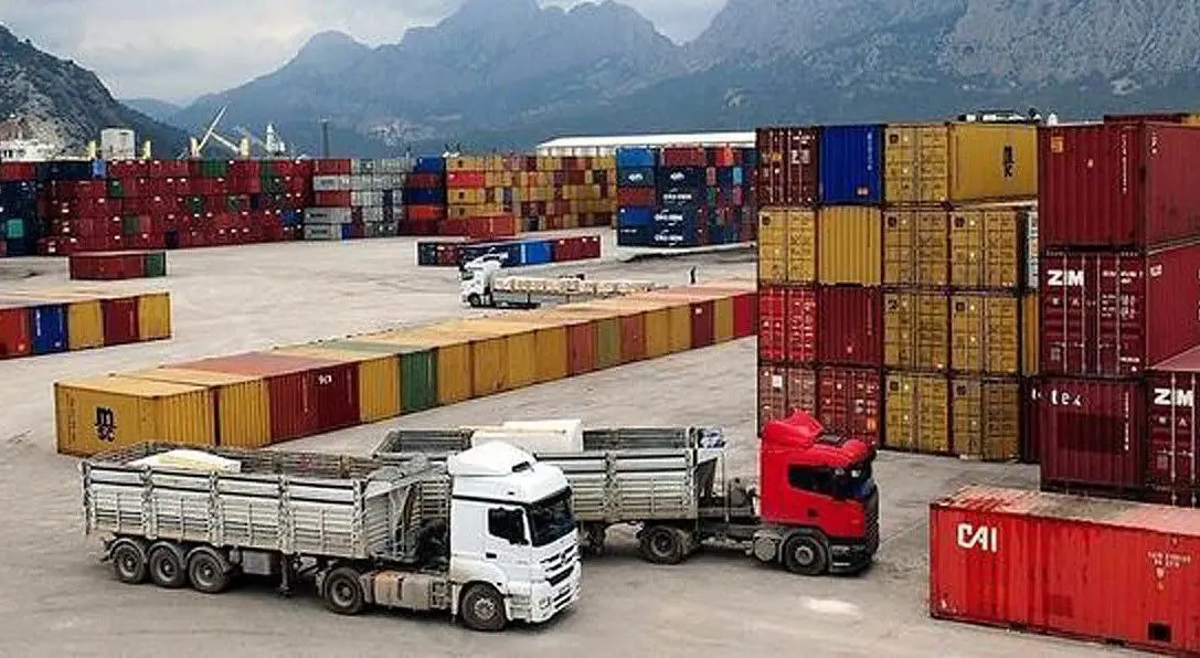 دستور ویژه برای واردات فوری کالای اساسی؛ تسهیل ترخیص یا زمینه‌ساز دو‌نرخی شدن؟