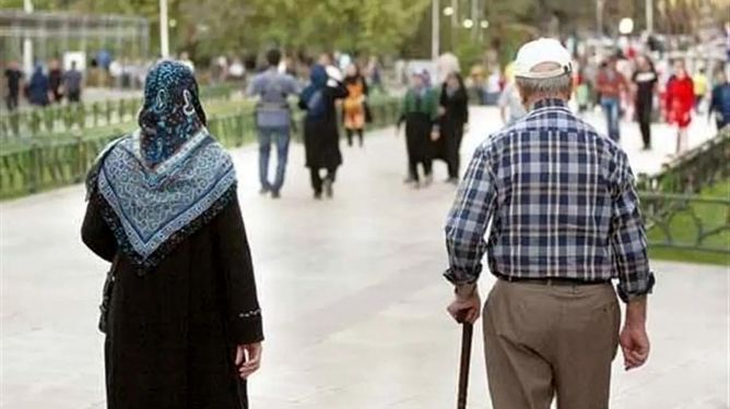 بازنشستگان کارگری خواستار بهبود خدمات بیمه تکمیلی و رفع تاخیر در پرداخت هزینههای درمانی شدند