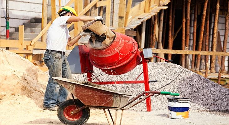 مرگ کارگر ساختمانی در نهاوند بر اثر برق‌گرفتگی با دستگاه میکسر