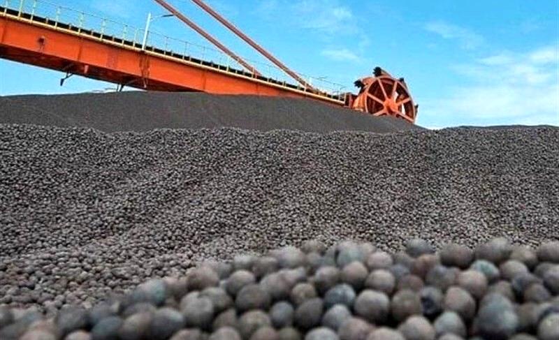 خام‌فروشی، زخمی قدیمی بر پیکر اقتصاد/سودی که نصیب دیگران می‌شود