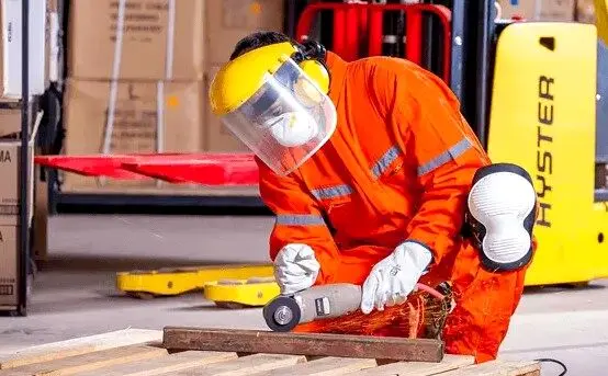 ارتقای ایمنی کار در راس برنامه‌های معاونت روابط کار / نقش آموزش‌ کارگران و کارفرمایان در کاهش حوادث شغلی