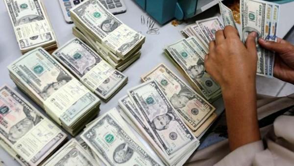 بانک مرکزی با تزریق ۵۰۰ میلیون دلار به دنبال آرامسازی بازار ارز