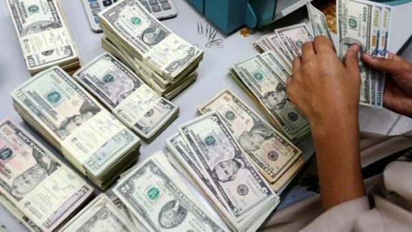 بانک مرکزی با تزریق ۵۰۰ میلیون دلار به دنبال آرام‌سازی بازار ارز