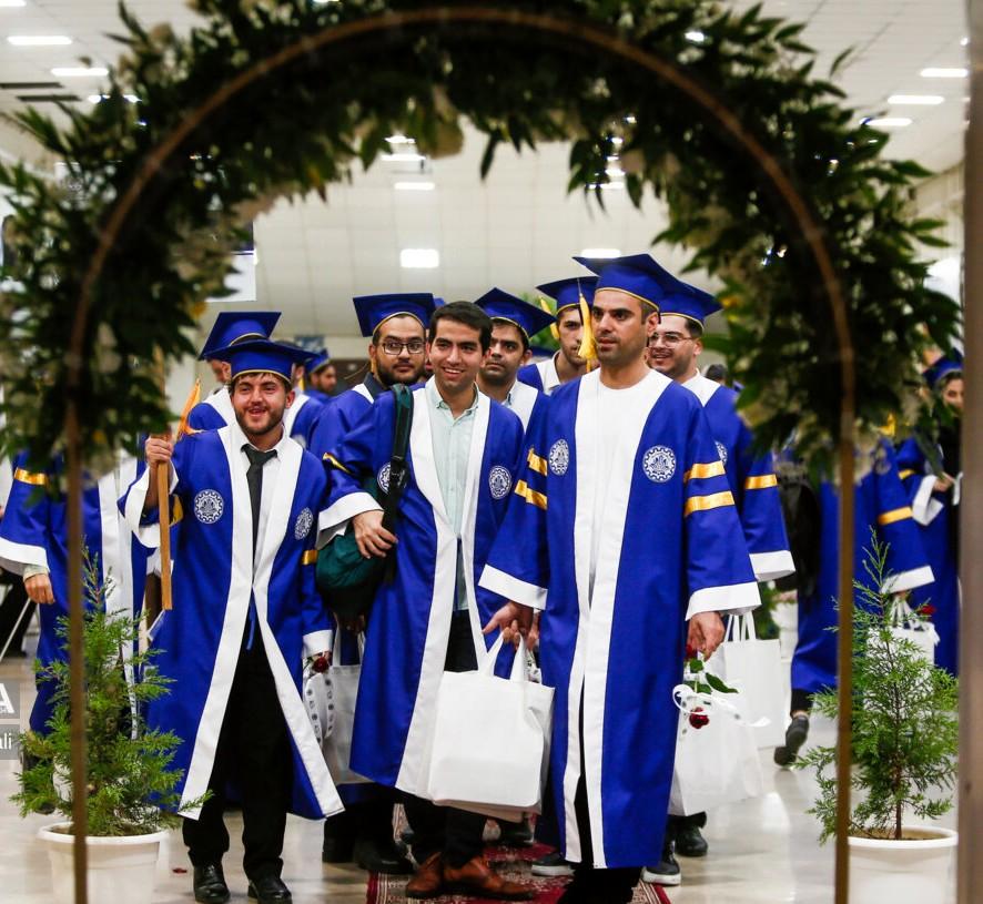 صنعت ایران همچنان چشم به فارغالتحصیلان دانشگاه دارد